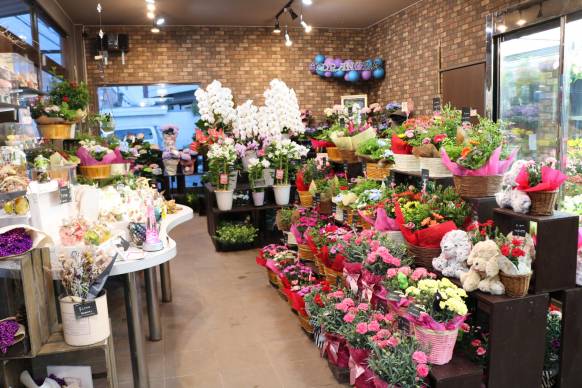 「フラワーショップまえだ」　（兵庫県たつの市）の花屋店舗写真1